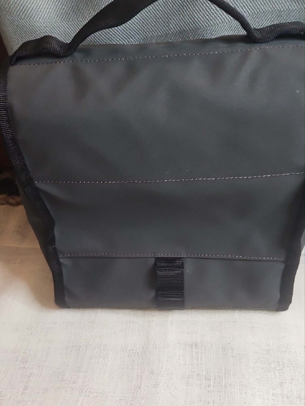 Yeti Black Daytrip  Lunch Bag - Picture 2 of 5